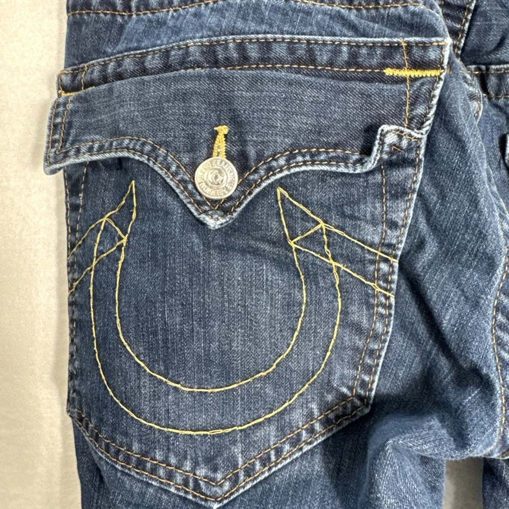 True Religion Mens Jeans RN# 112790 CA# 30427 Size 33 Medium Wash See Pictures
